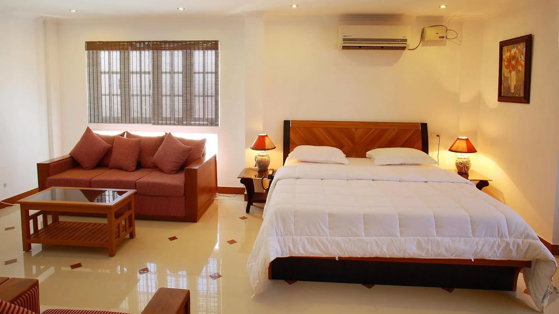 Hotel Phils' Residency & Banquets Kochi